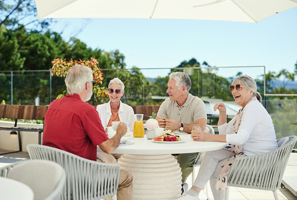 The Falls Estate - lunch in the garden with friends