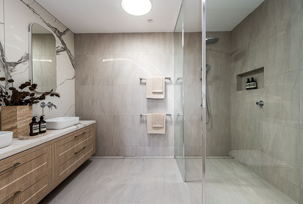 Apartment bathroom - Ash colour scheme